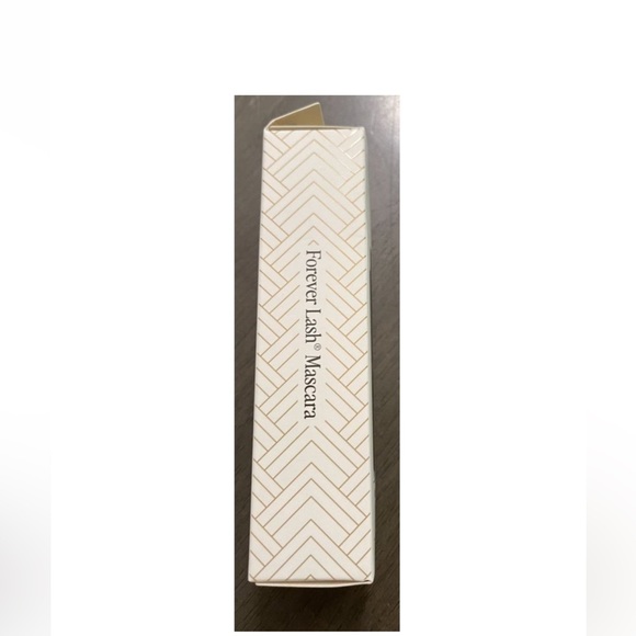 Billion Dollar Beauty Forever Lash Mascara, Black - Picture 5 of 10